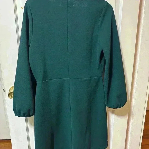 NWT Texture and thread by MADEWELL Size M green cross over side tie dress - Picture 5 of 7